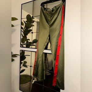 Green silk pants in Medium